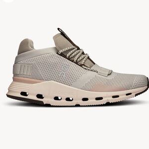 On Cloud Cloudnova Lightweight Runner in grey & light pink